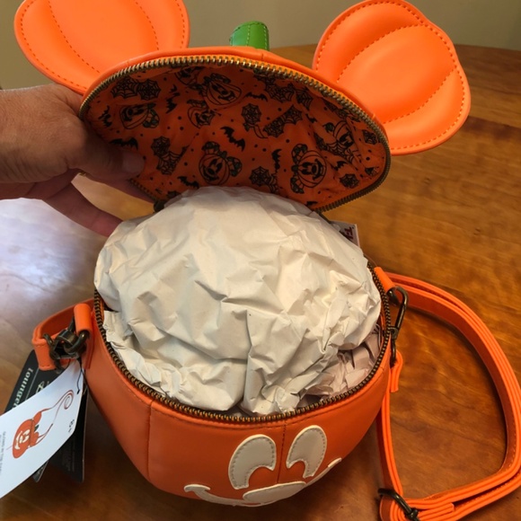 Loungefly Disney Mickey Mouse Mick-O-Lantern Halloween Crossbody NWT - Picture 5 of 9